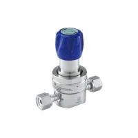 Регулятор AMFLO UHP AU23 Материал: Код Z (Body,Poppet, Nozzle,Diaphragm,Gland-SUS316L,Seat: PCTFE) ; Поверхность 0.25 um; 4х портовый, вх. давл. 206 бар, CV-0.9
